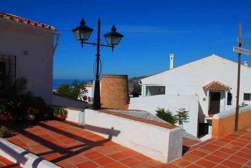 Apartament El Capistrano Nerja Guy P. Way